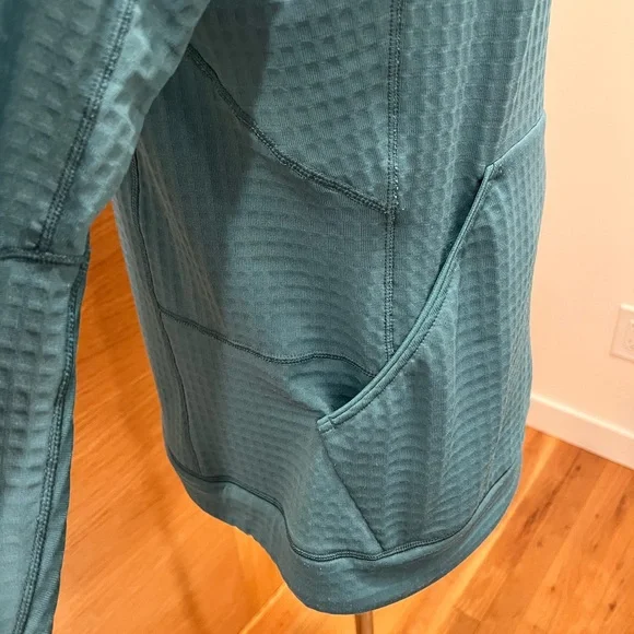 Patagonia® Worn Wear | Womens R1® | Full-Zip Hoody | Medium - Picture 8 of 11